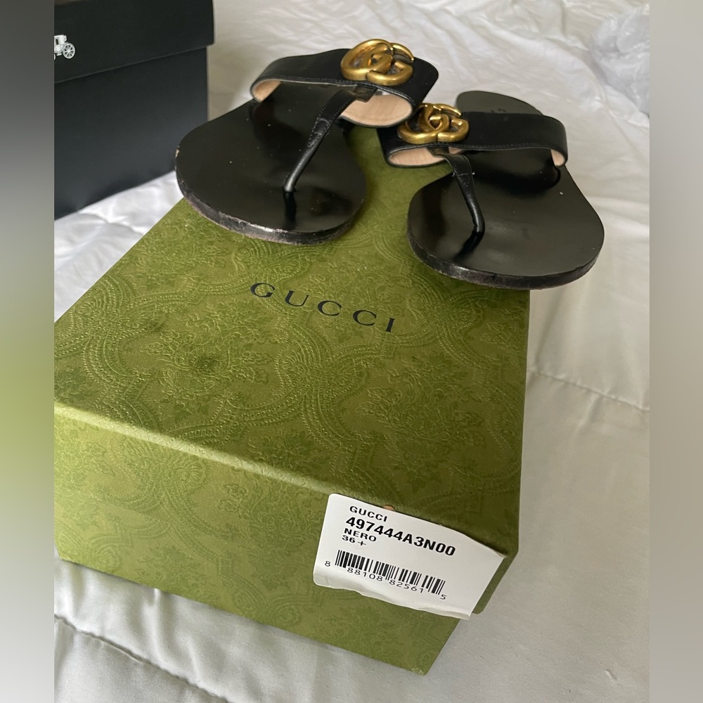 Gucci Leather Thong Sandal